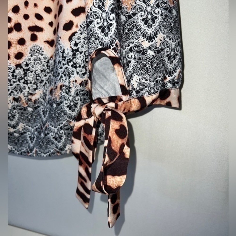 Shein Curve plus size 1X Animal print peasant top 3/4 sleeve tie sleeves unique. - Picture 4 of 6